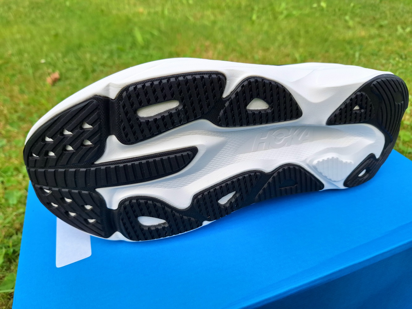 recenze HOKA Skyflow