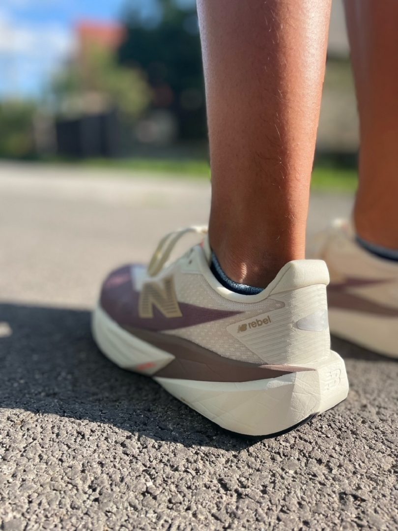 Recenze silniční běžecké boty New Balance FuelCell Rebel v5