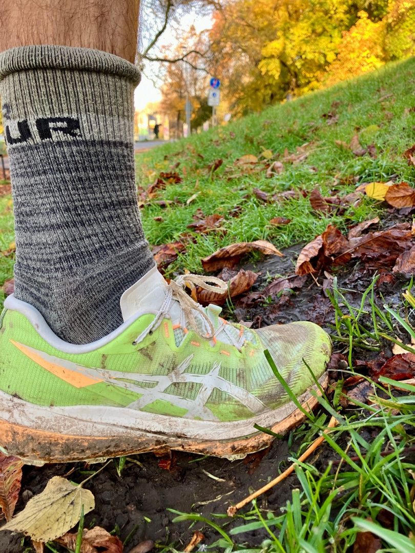 Recenze běžecké trailové závodní boty Asics FujiSpeed 4