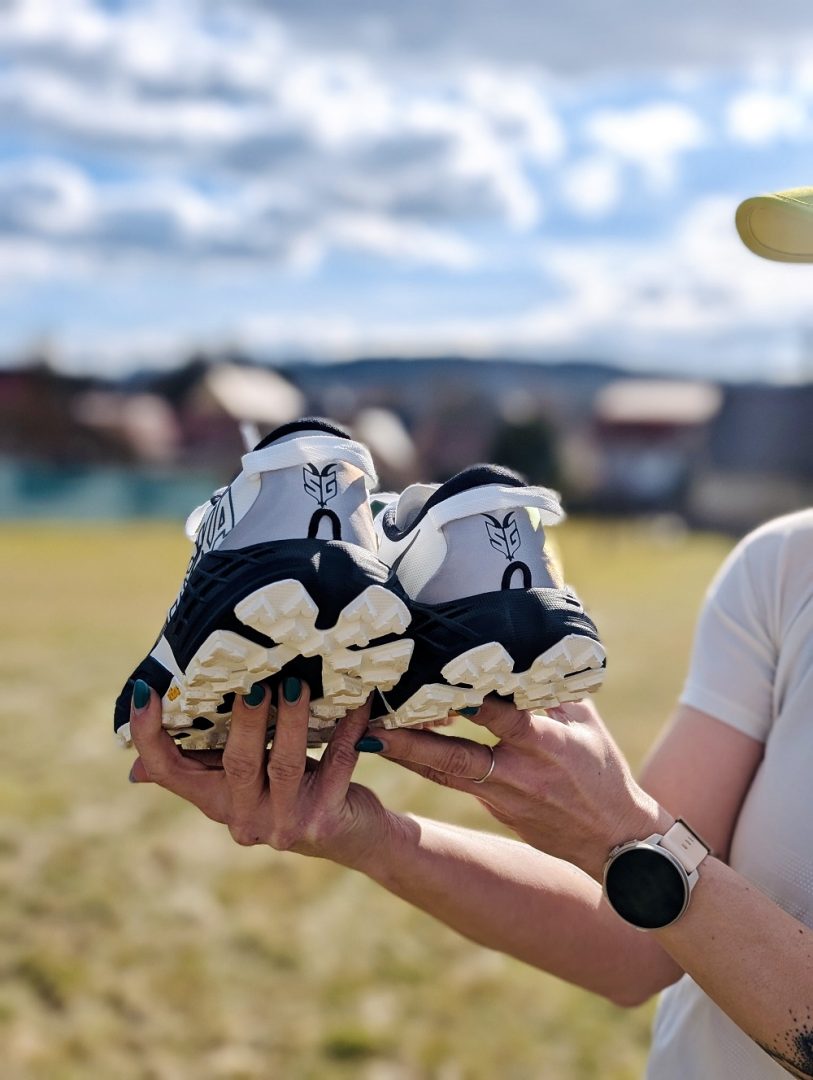 Recenze trailové boty Hoka Speedgoat 7