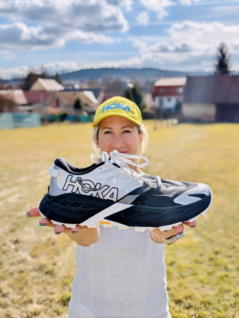 Recenze trailové boty Hoka Speedgoat 7