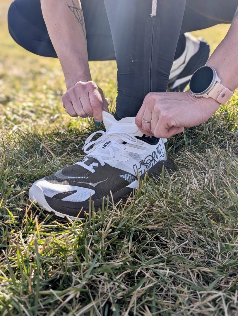 Recenze trailové boty Hoka Speedgoat 7
