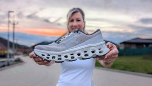 Recenze silničních bot On Cloudmonster 3